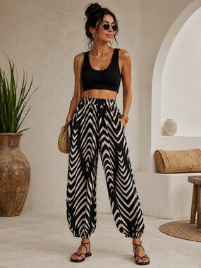 NWOT Chevron Stripe Vacation Joggers Pants